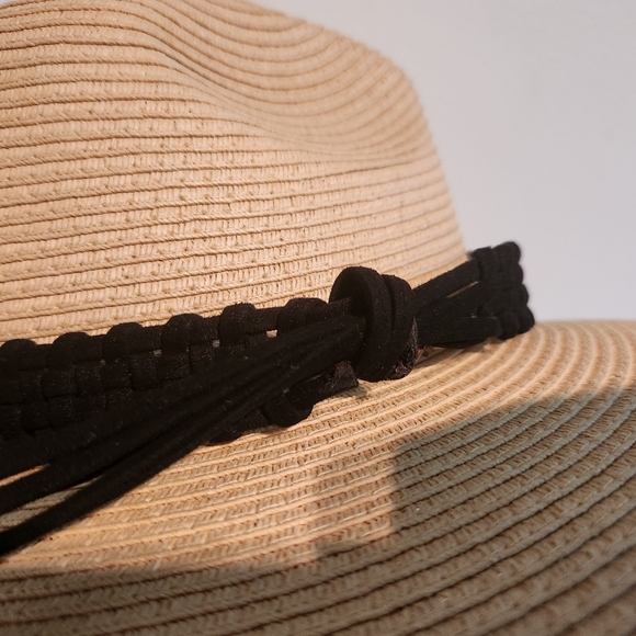 Stylish Beige Wide Brim Hat with Black Band - Picture 11 of 12